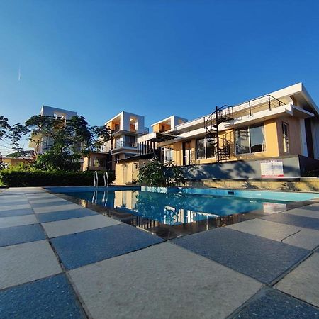 Royal Meadows Igatpuri 2Bhk Poolside Villa ภายนอก รูปภาพ