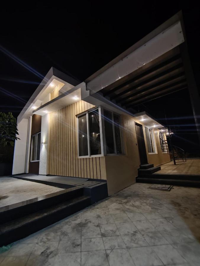 Royal Meadows Igatpuri 2Bhk Poolside Villa ภายนอก รูปภาพ